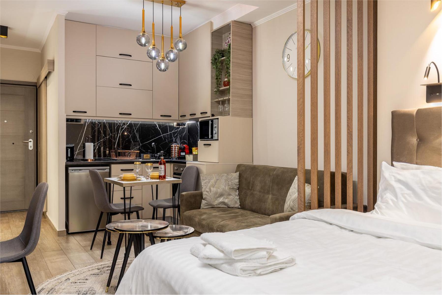 Cozy Downtown Apartment クサンチ エクステリア 写真